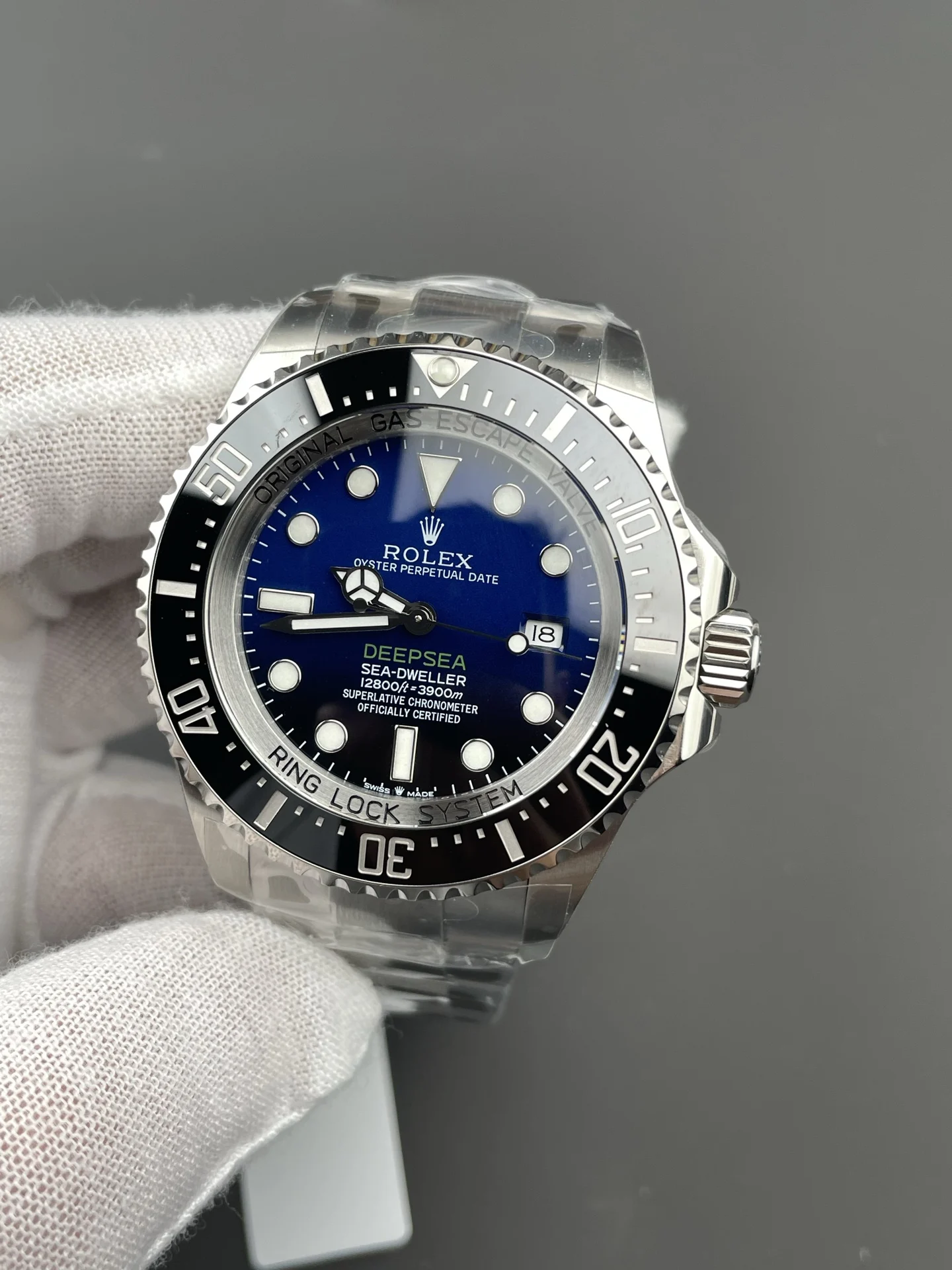 Rolex Sea-Dweller 44mm