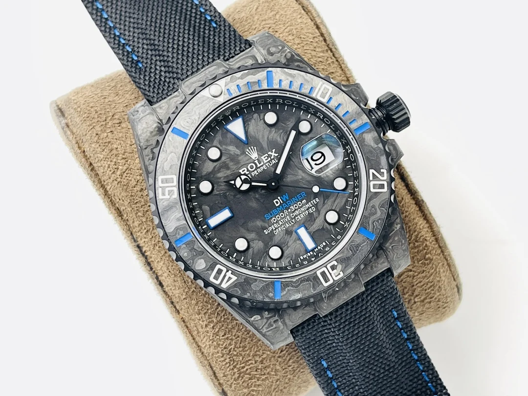 Rolex Sea-Dweller Carbon — detail