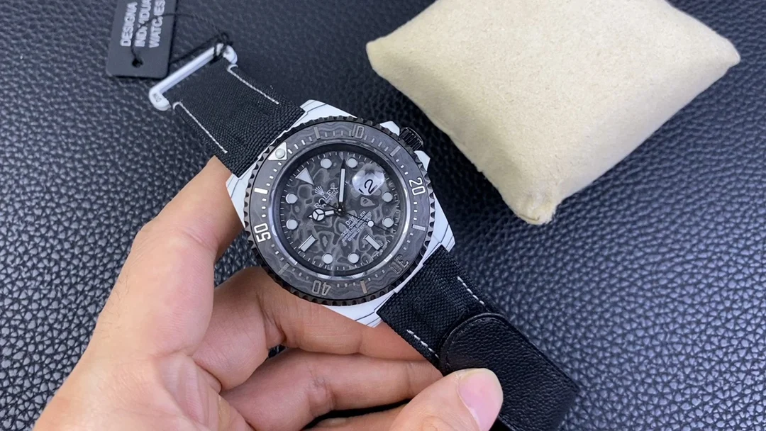 Rolex Sea-Dweller Carbon 43mm