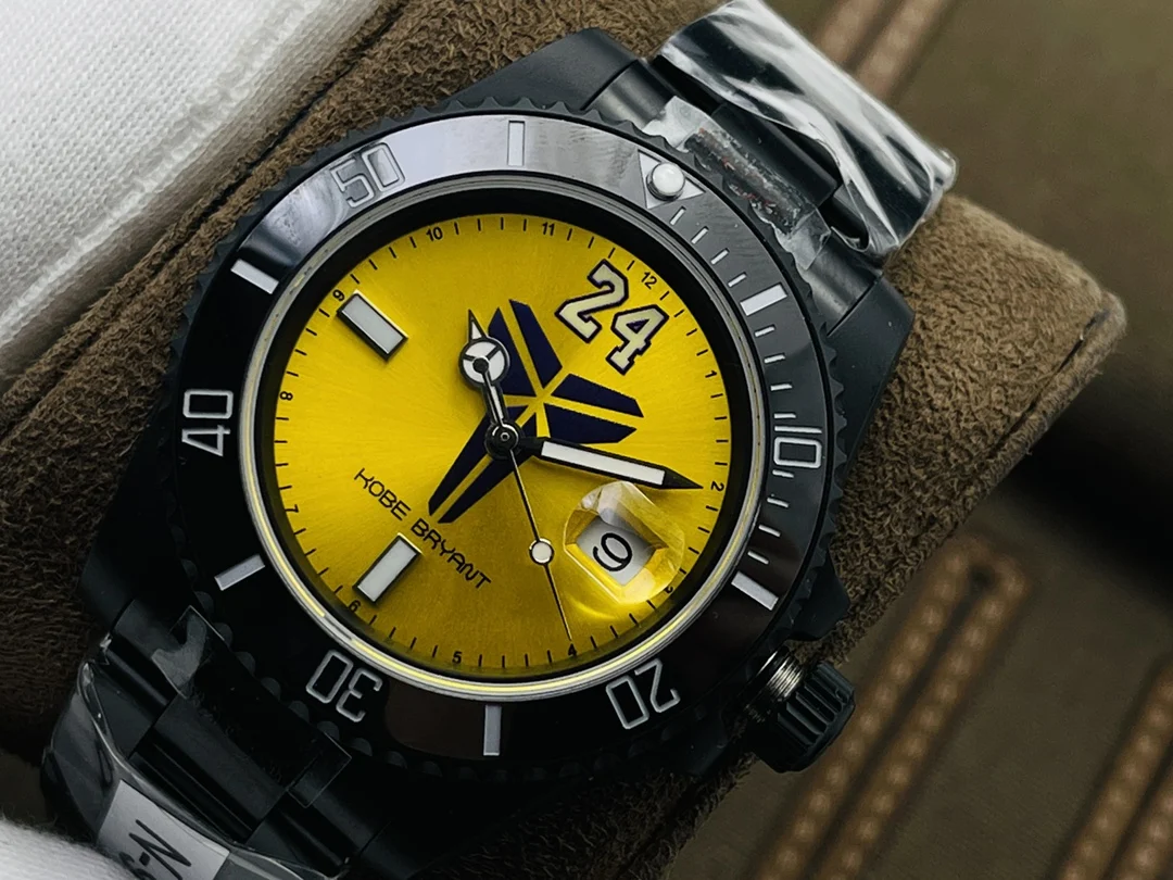 Rolex Steel Black Dial 40mm — photographed off the sweep