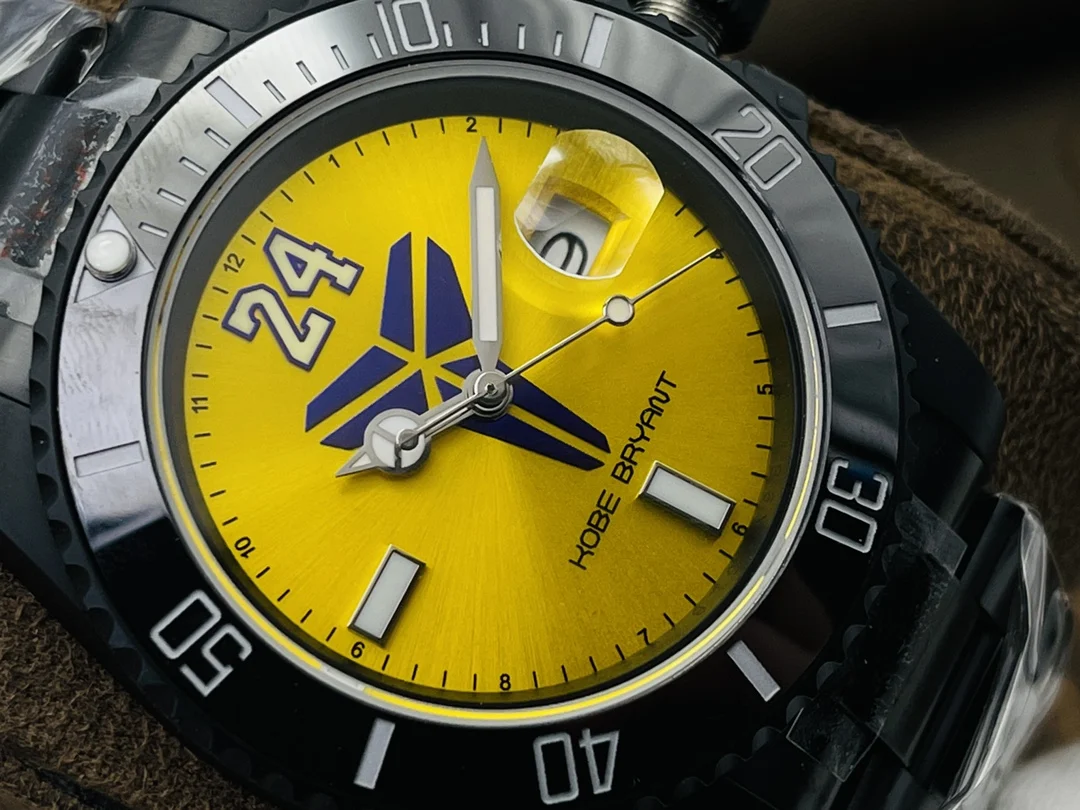 Rolex Steel Black Dial 40mm — photographed off the sweep