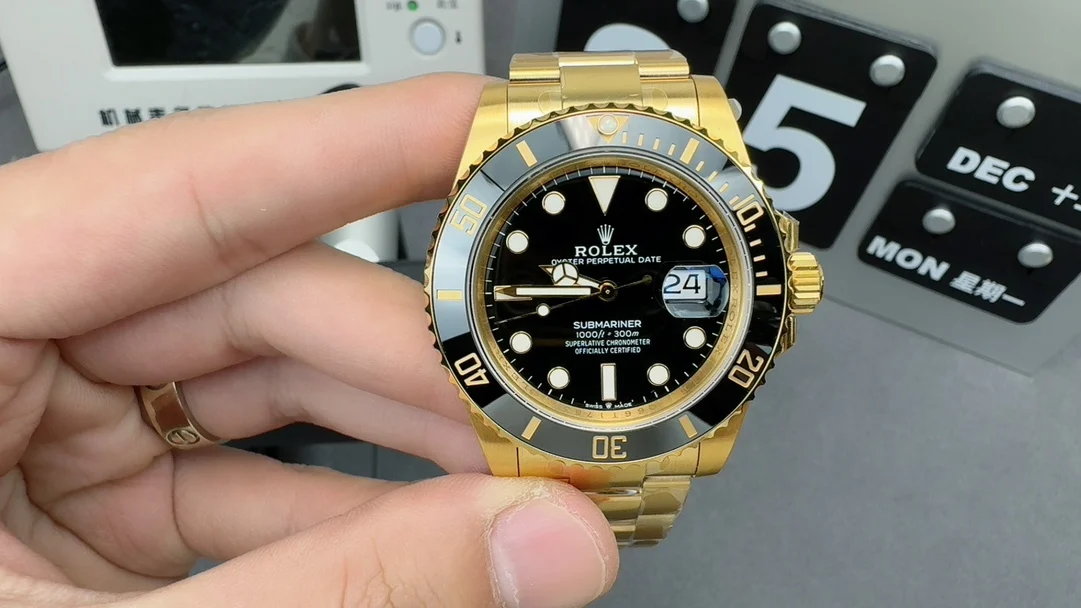 Rolex Submariner Black Dial 41mm — photographed off the sweep