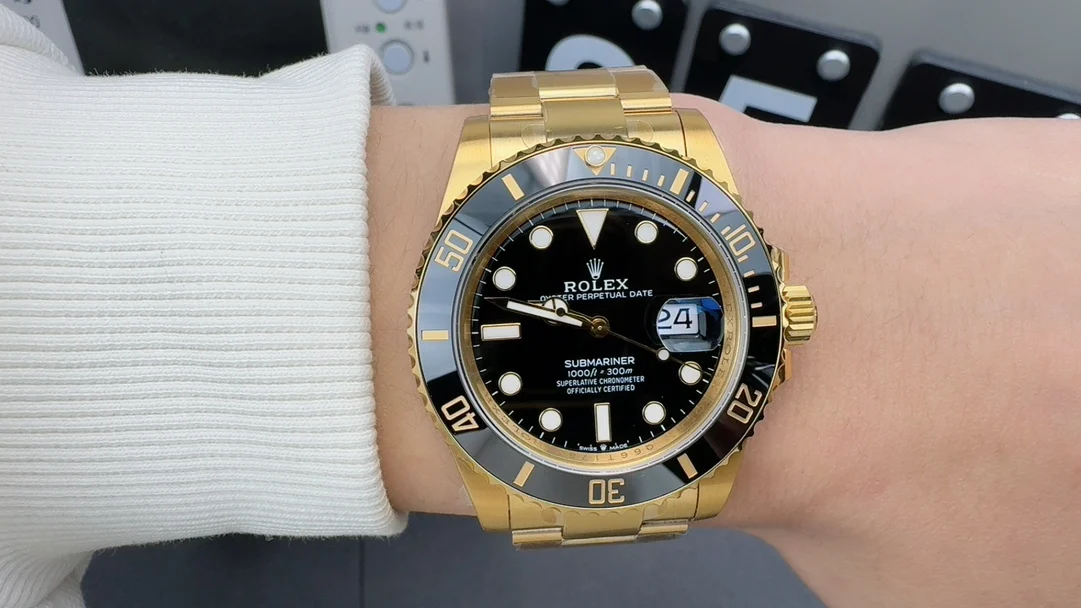 Rolex Submariner Black Dial 41mm — photographed off the sweep