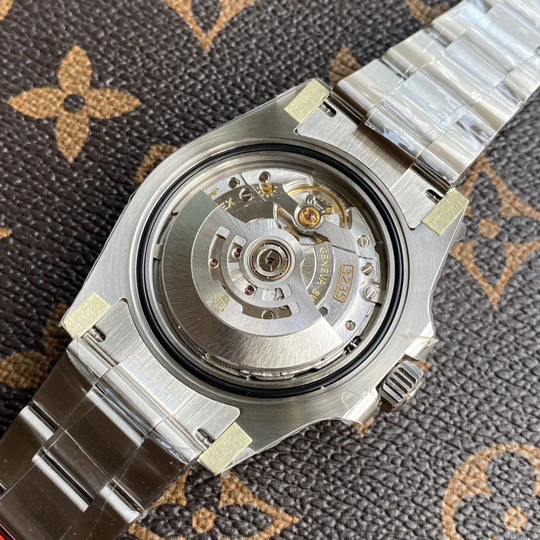 Rolex Submariner Black Dial 41mm — photographed off the sweep