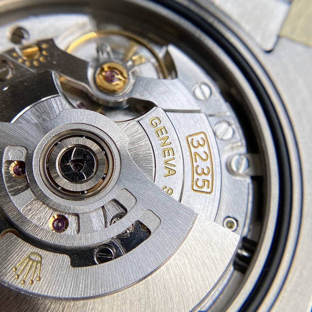 Rolex Submariner Black Dial 41mm — photographed off the sweep