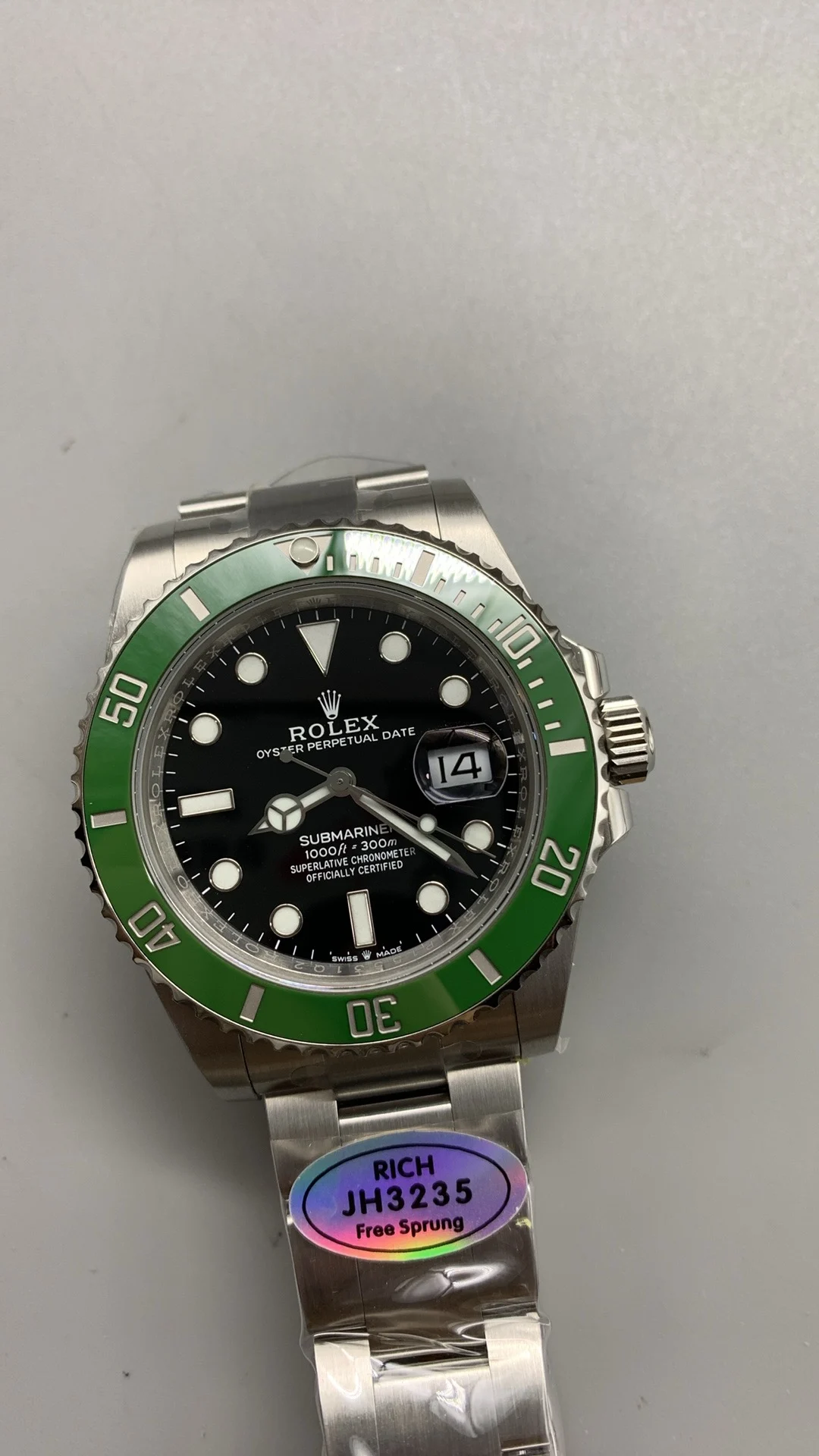 Rolex Submariner Green Dial 41mm — photographed off the sweep