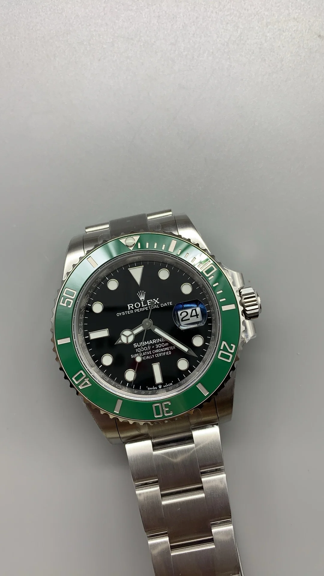 Rolex Submariner Green Dial 41mm — photographed off the sweep