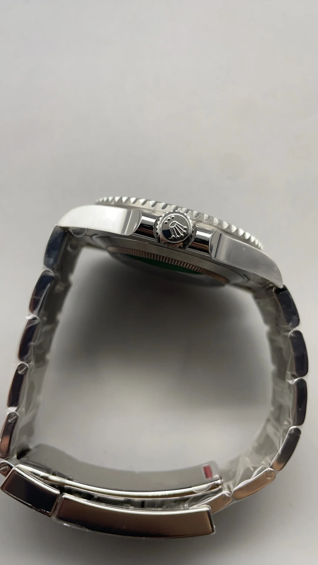 Rolex Submariner Green Dial 41mm — photographed off the sweep