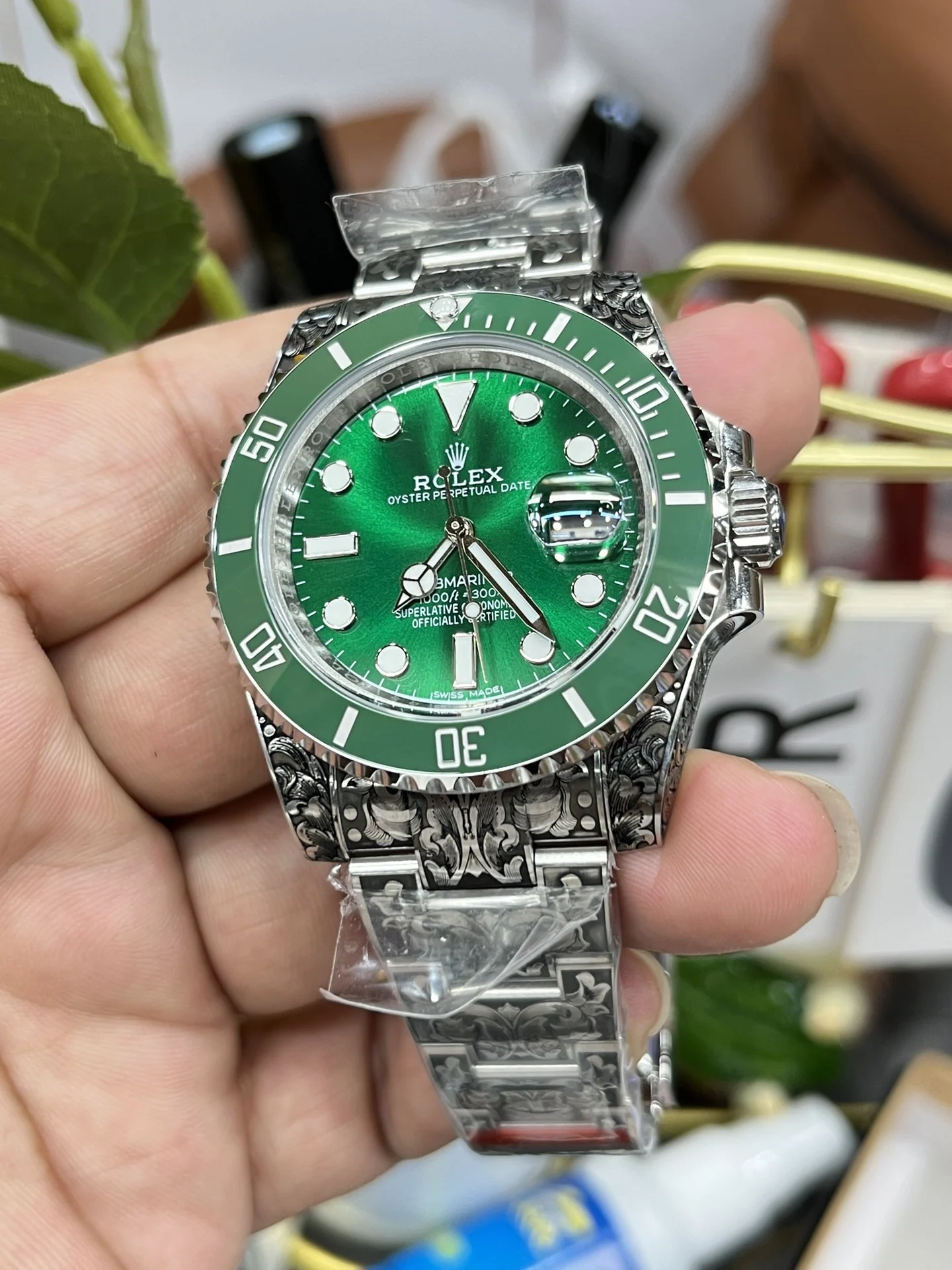 Rolex Submariner Hulk Green Dial 40mm — photographed off the sweep