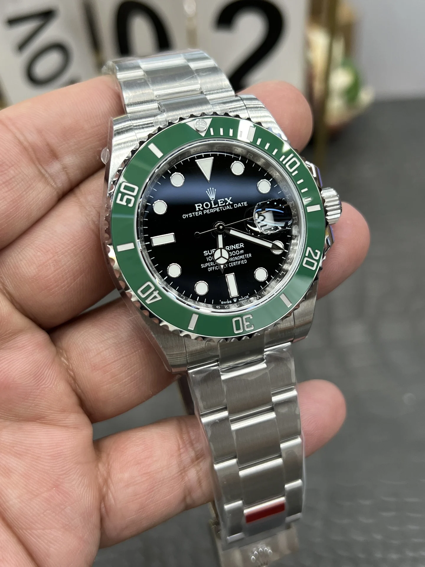 Rolex Submariner Hulk Green Dial 41mm — photographed off the sweep