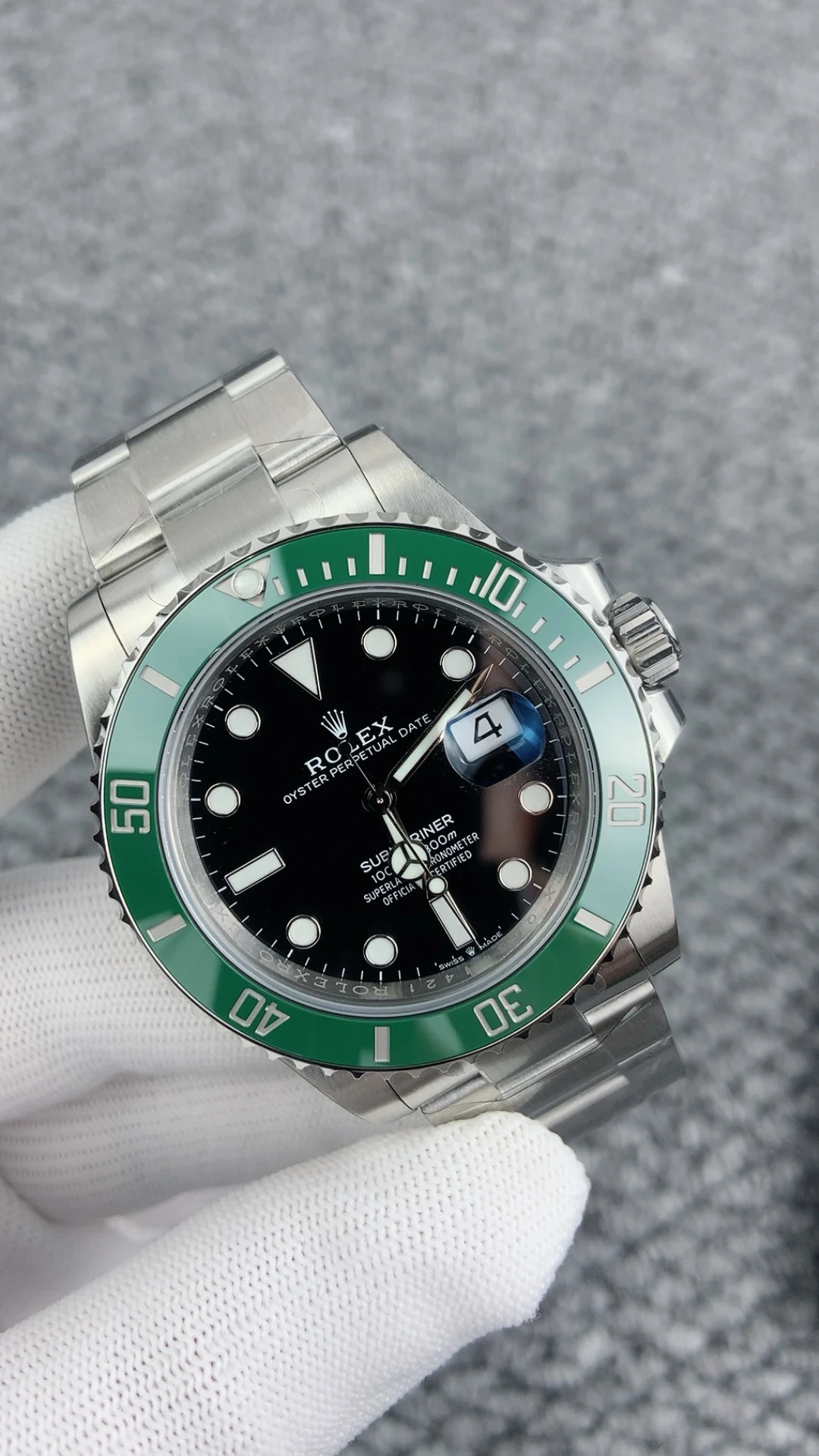 Rolex Submariner Hulk Green Dial 41mm — photographed off the sweep