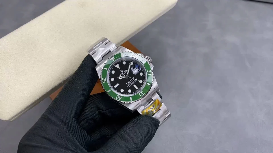 Rolex Submariner Hulk Steel