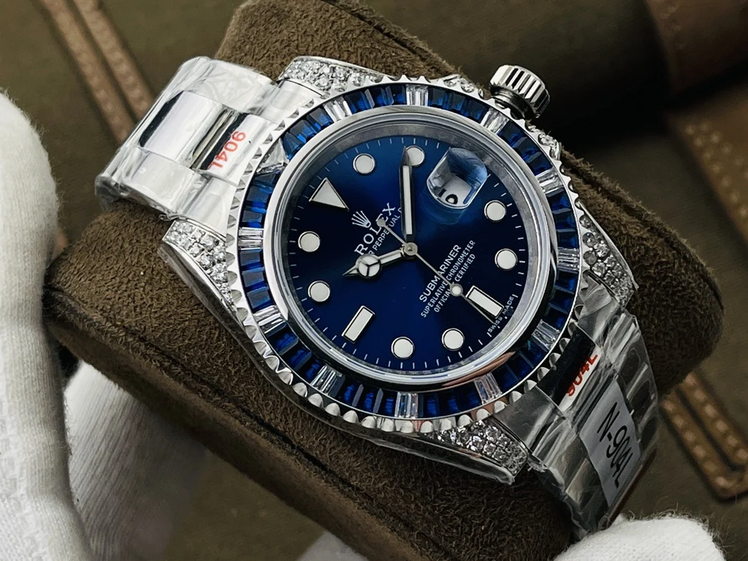 Rolex Submariner Hulk Two-Tone — photographed off the sweep