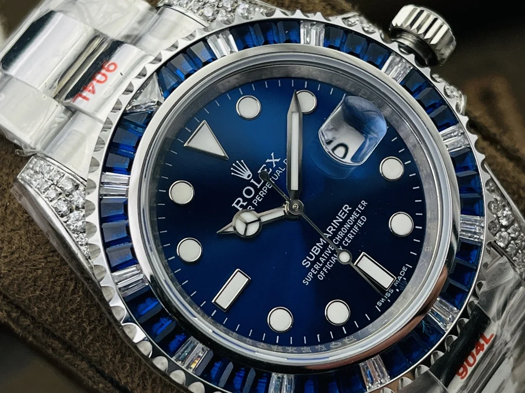 Rolex Submariner Hulk Two-Tone — photographed off the sweep