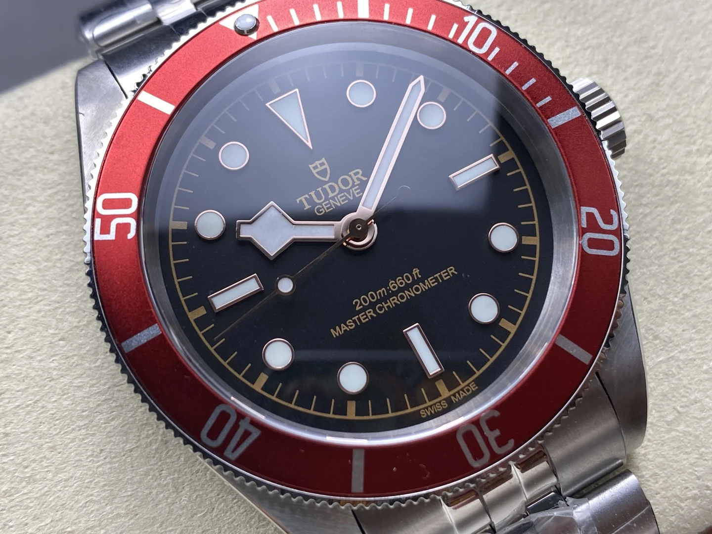 Rolex Submariner Steel Black Dial 41mm — photographed off the sweep