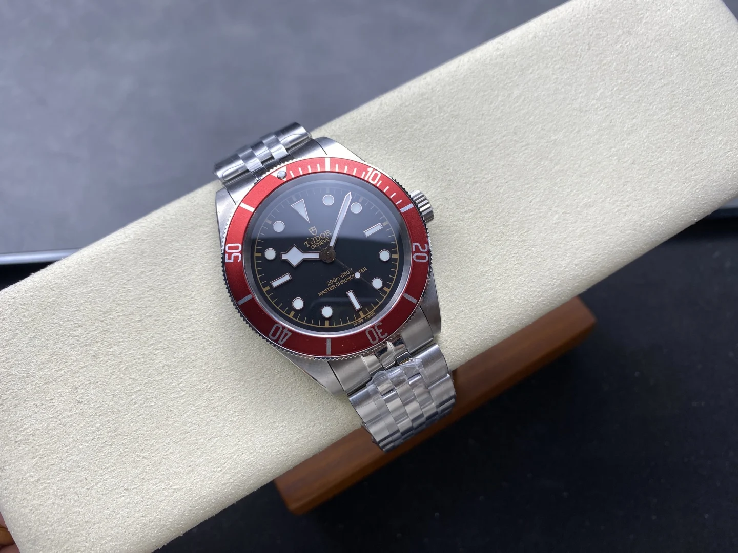 Rolex Submariner Steel Black Dial 41mm — photographed off the sweep