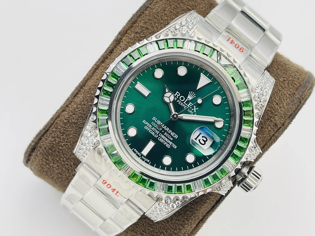Rolex Submariner Steel Diamond-Set 40mm — photographed off the sweep