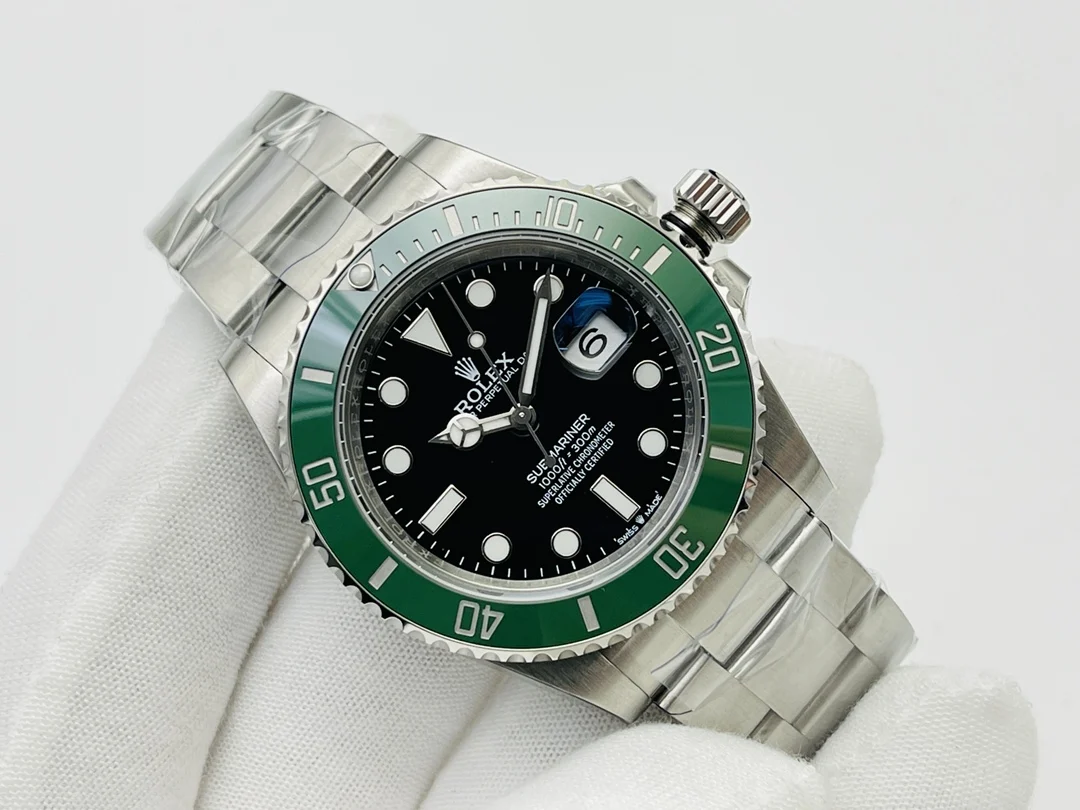 Rolex Submariner Steel Green Dial 41mm — photographed off the sweep