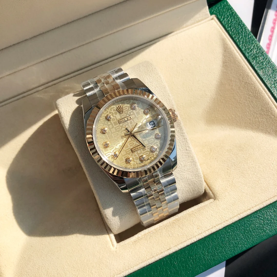 Rolex Submariner Yellow Gold 41mm — photographed off the sweep