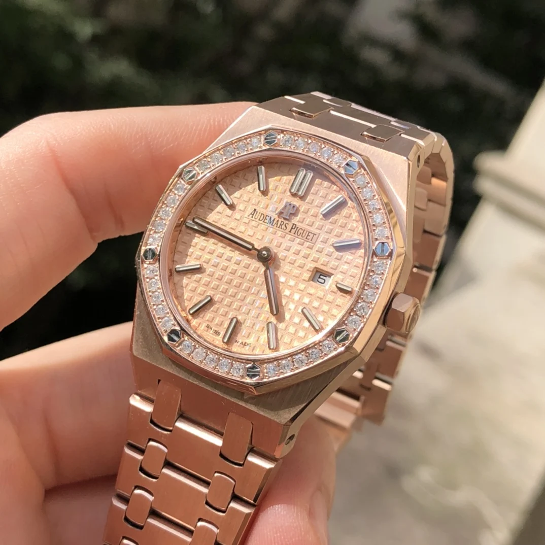 rose gold rose gold dial — photographed off the sweep