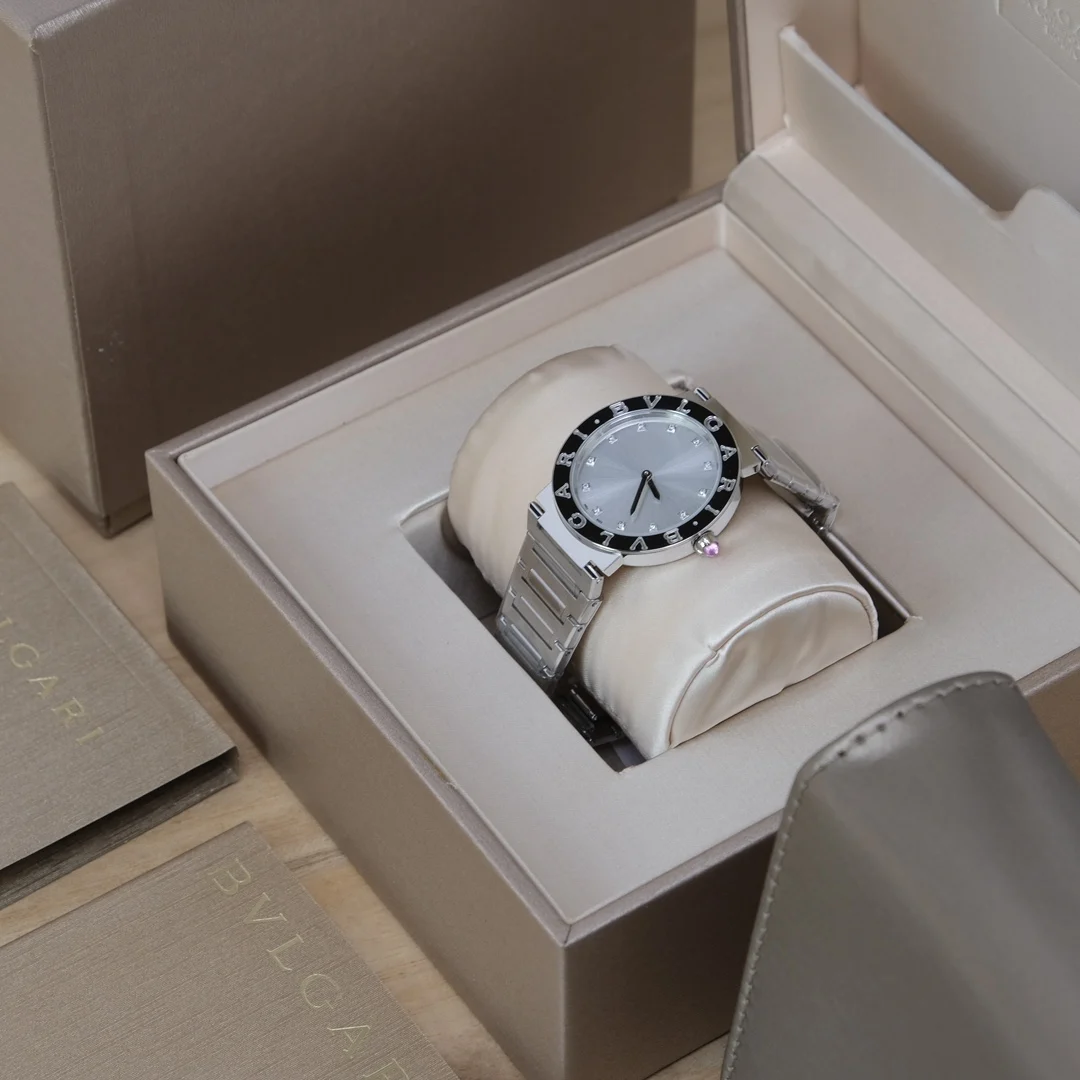 Silver diamond version — photographed off the sweep