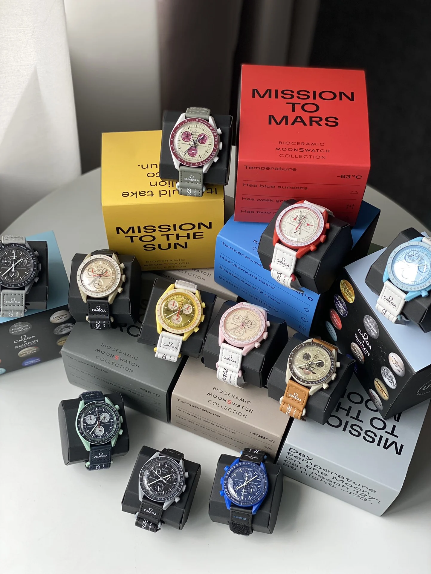 Specifications: 42 dials, quartz movement, quick-drip strap — photographed off the sweep