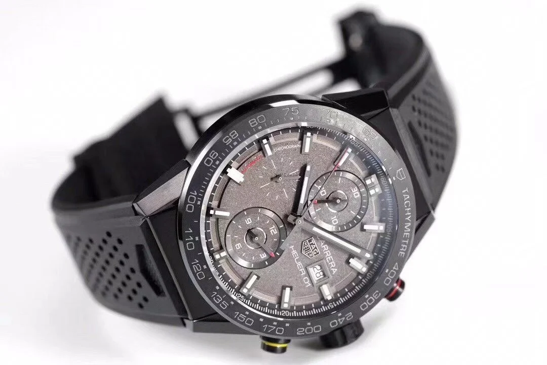 TAG Heuer 43mm — detail