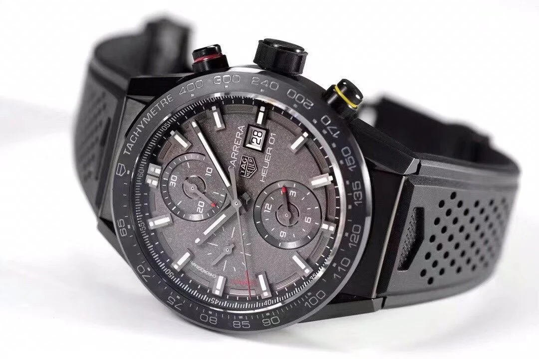 TAG Heuer 43mm — detail