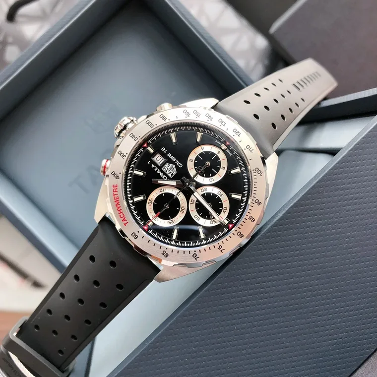TAG Heuer 44mm