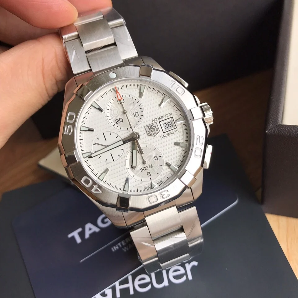 TAG Heuer Aquaracer Ceramic — photographed off the sweep