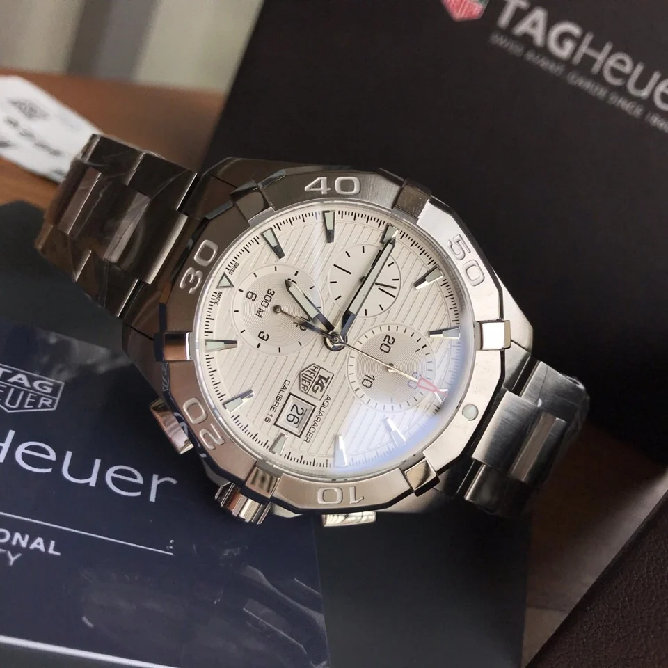 TAG Heuer Aquaracer Ceramic — photographed off the sweep