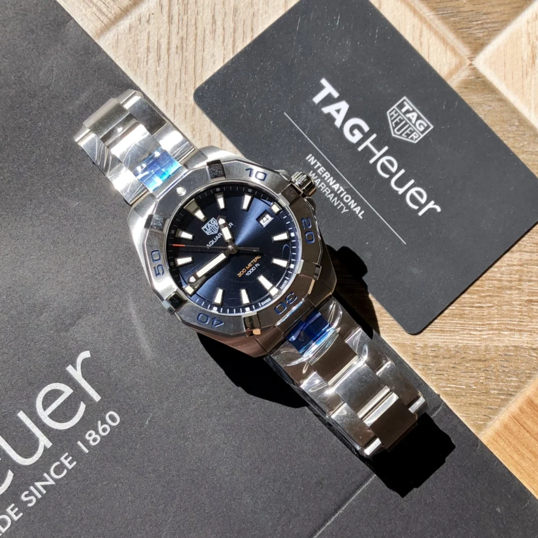 TAG Heuer Aquaracer Steel 41mm — photographed off the sweep