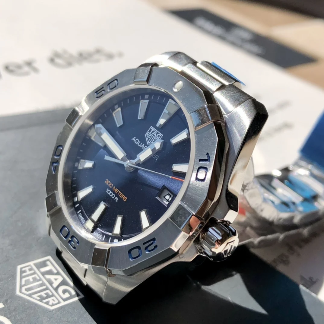 TAG Heuer Aquaracer Steel 41mm — photographed off the sweep