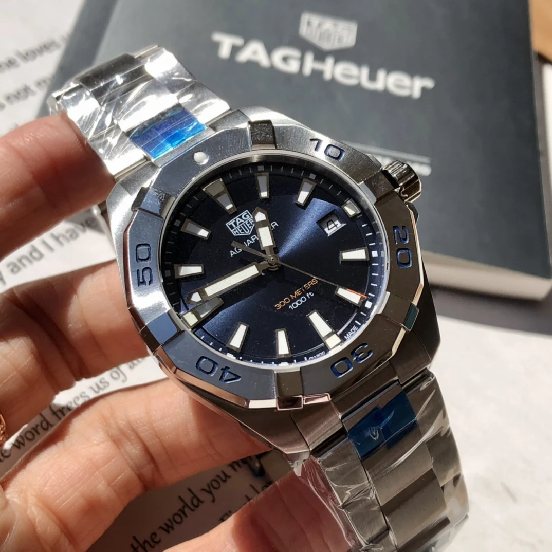TAG Heuer Aquaracer Steel 41mm — photographed off the sweep