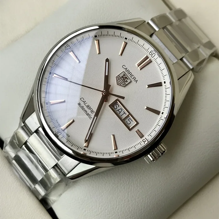 TAG Heuer Carrera