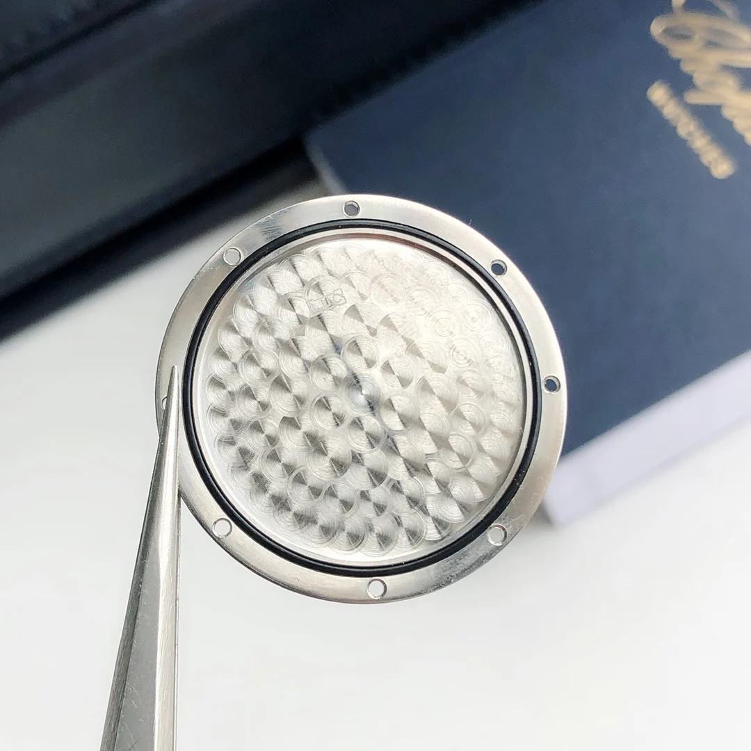 Take a closer look at the details of each component! You can see — photographed off the sweep