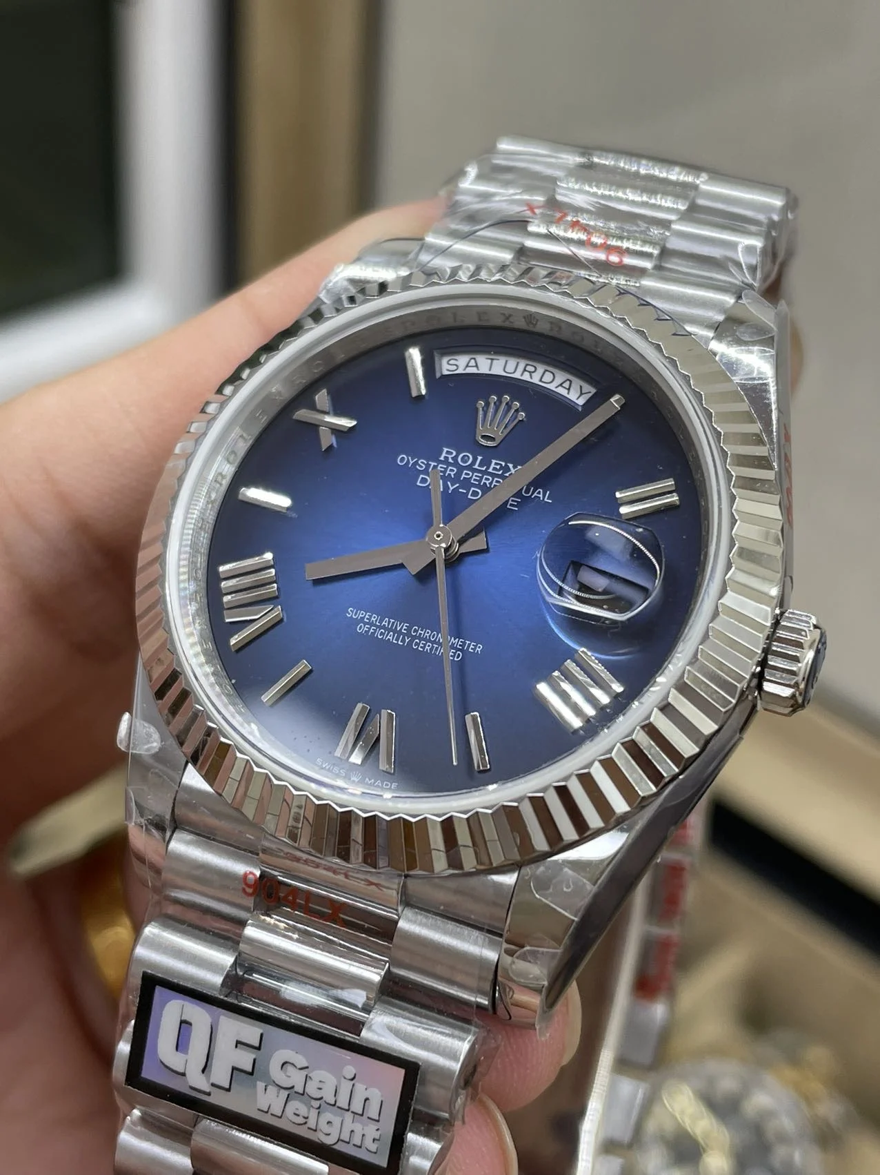 The 2024 new DD40mm white gold gradient blue sunburst effect — photographed off the sweep