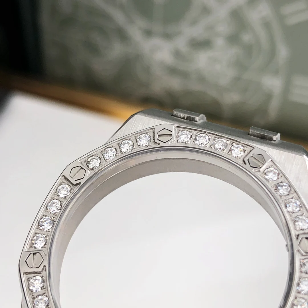 The bezel is set with 32 2.0 brilliant-cut VVS-grade natural — photographed off the sweep
