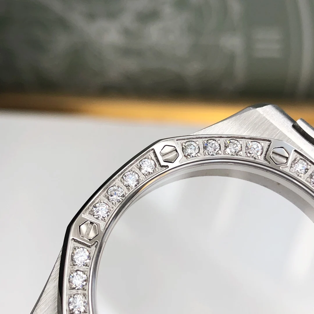 The bezel is set with 32 2.0 brilliant-cut VVS-grade natural — photographed off the sweep