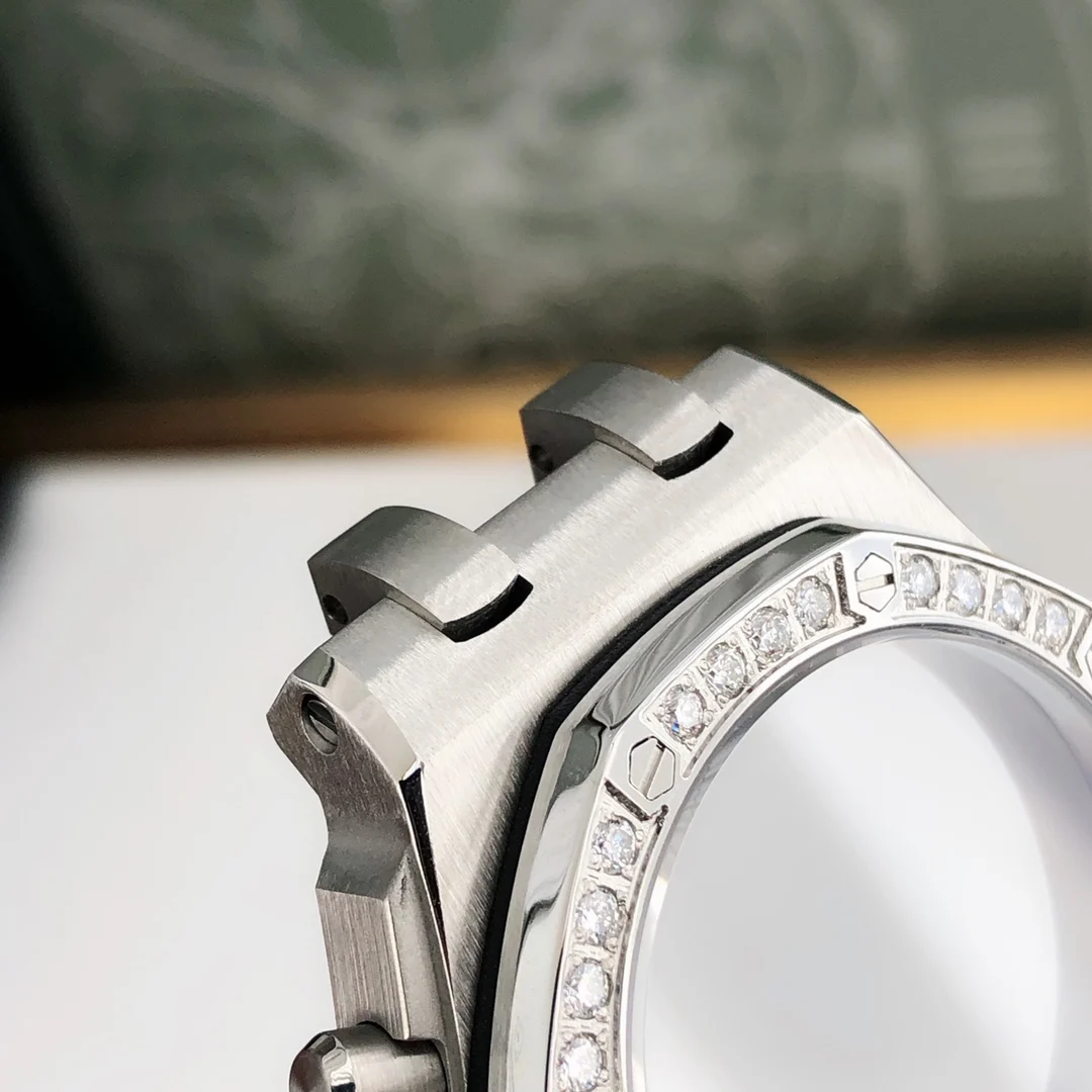 The bezel is set with 32 2.0 brilliant-cut VVS-grade natural — photographed off the sweep