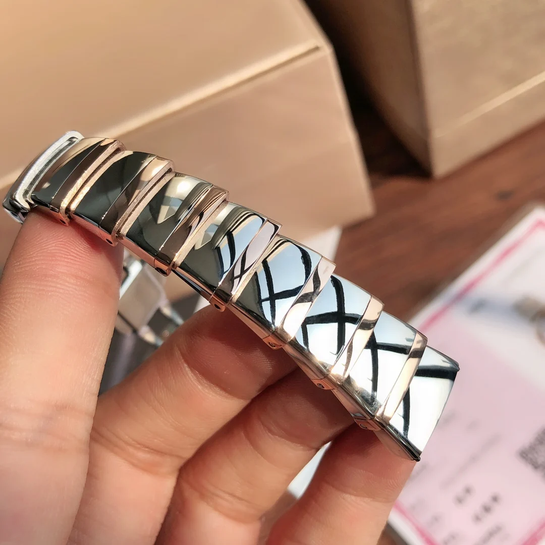 The LVCEA watch features a uniquely designed bracelet