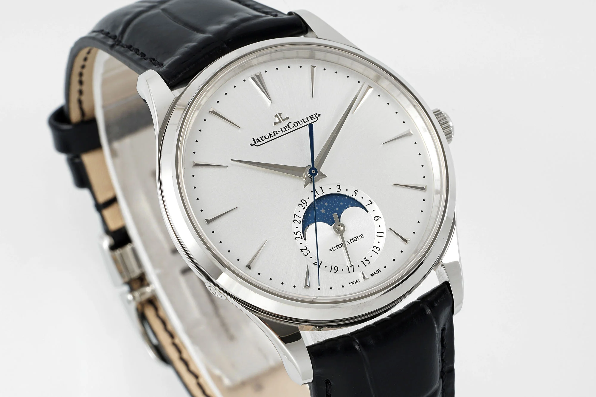The new aps Moon Phase Master uses the Integrated Movement Cal — detail