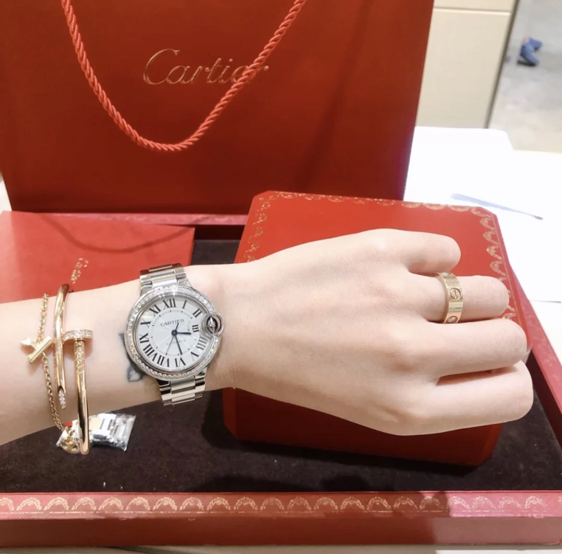 The person who wants to give you a Cartier gift does so because — photographed off the sweep