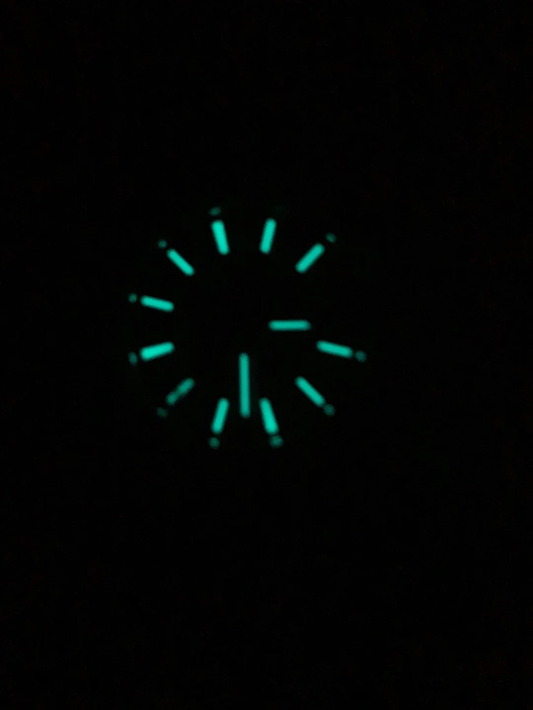 The super-luminous coating ensures clear readability even