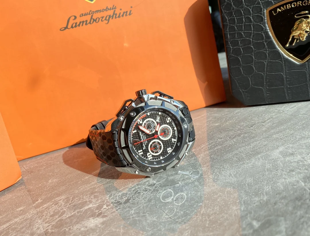 This is a hot-selling Lamborghini, a brand new release