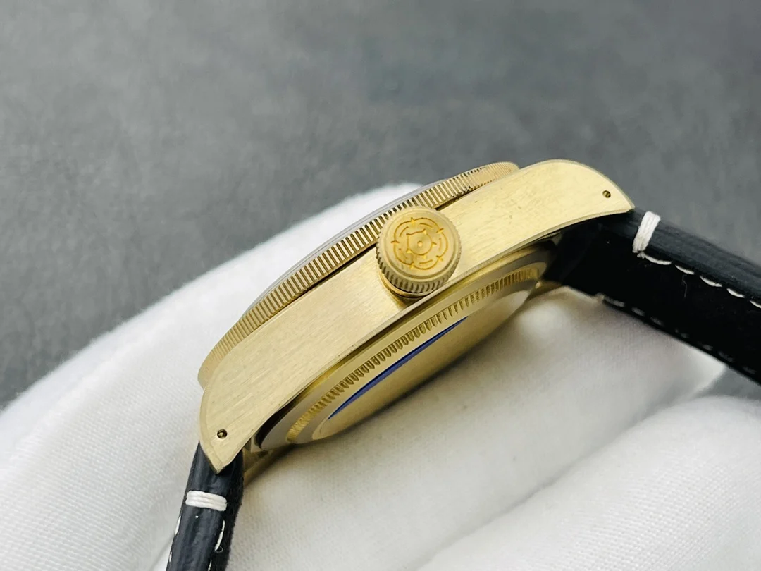 Tudor Black Bay 79250BA — photographed off the sweep