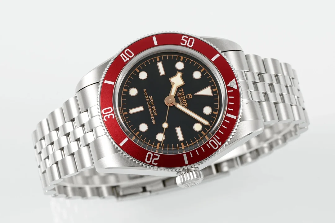 Tudor Black Bay Steel Black Dial 41mm — detail