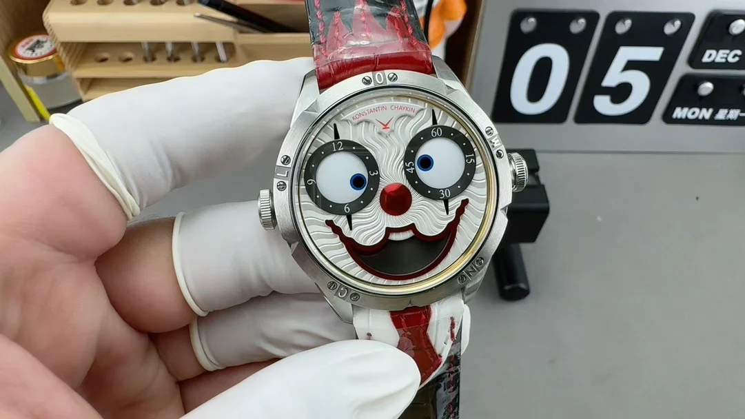 tw Russian clown — photographed off the sweep
