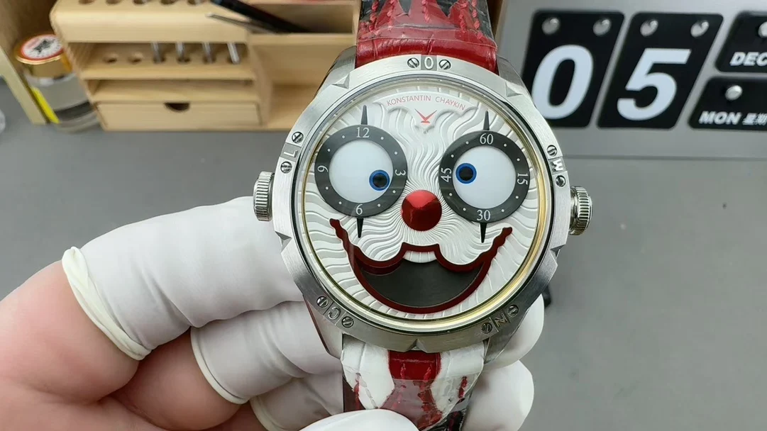 tw Russian clown — photographed off the sweep