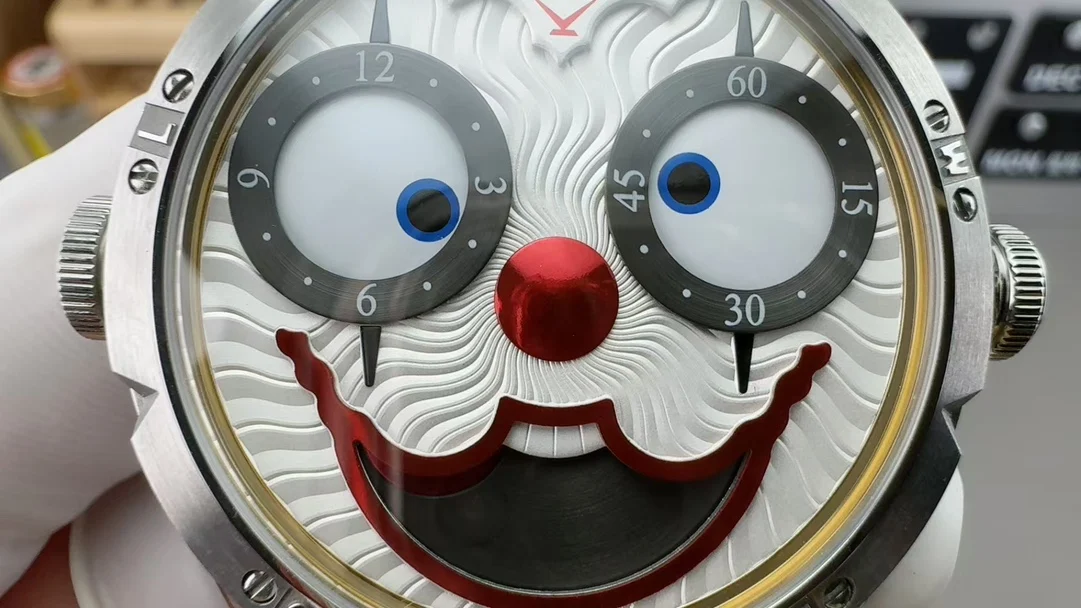 tw Russian clown — photographed off the sweep